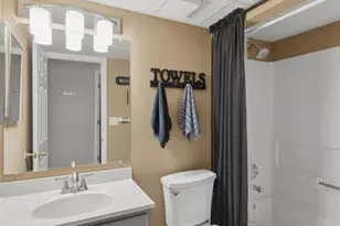 1010 Waldo Ln, Saint Charles, MO 63304 - Photo 57