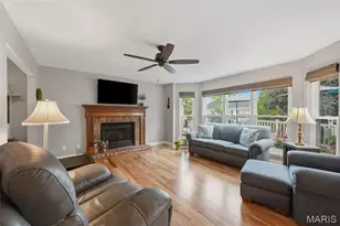 1010 Waldo Ln, Saint Charles, MO 63304 - Photo 9