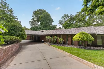 4 Arrowhead Estates Lane, Chesterfield, MO 63017 - Photo 3