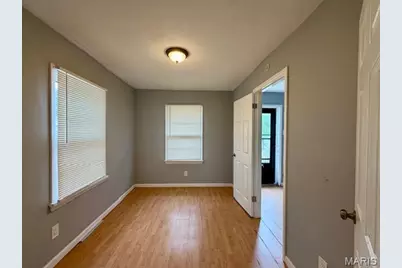3231 Edmundson Road, Saint Louis, MO 63114 - Photo 7