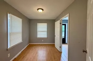 3231 Edmundson Rd, Saint Louis, MO 63114 - Photo 7