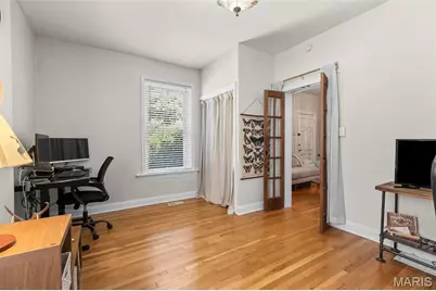 4745 Rosa Avenue, Saint Louis, MO 63116 - Photo 7