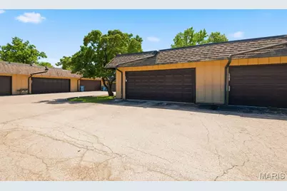 2646 Hampton Road #6F, Saint Charles, MO 63303 - Photo 9