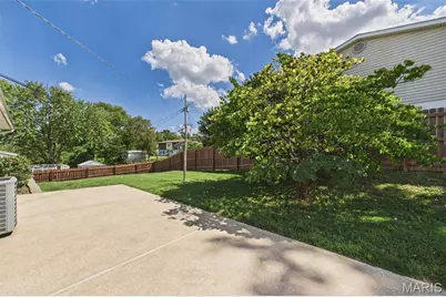 656 Nancy Drive, Saint Charles, MO 63301 - Photo 15