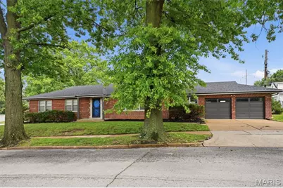 3460 Regal Place, Saint Louis, MO 63139 - Photo 1