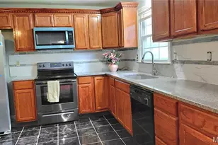 874 Hollyridge Dr, Ballwin, MO 63011 - Photo 7