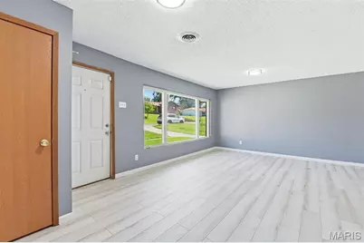 8736 Marvista Drive, Saint Louis, MO 63114 - Photo 5