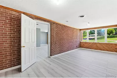 8736 Marvista Drive, Saint Louis, MO 63114 - Photo 13