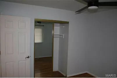 1060 Loveland Drive, Florissant, MO 63031 - Photo 13