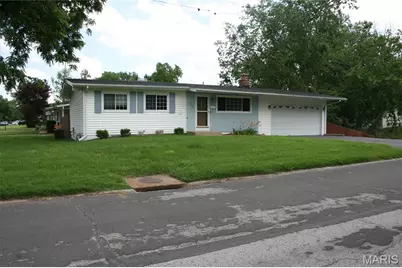 1060 Loveland Drive, Florissant, MO 63031 - Photo 1