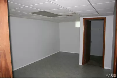 1060 Loveland Drive, Florissant, MO 63031 - Photo 27