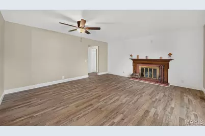 4080 Helmkampf Drive, Florissant, MO 63033 - Photo 9