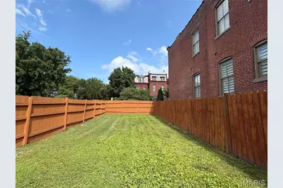 1810 Utah Street, Saint Louis, MO 63118 - Photo 3