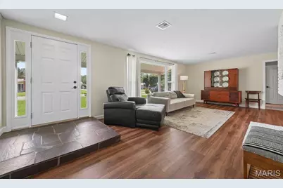 1529 Cerulean Drive, Saint Louis, MO 63146 - Photo 3