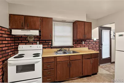 1240 Lakeview Avenue, Saint Louis, MO 63138 - Photo 9