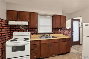 1240 Lakeview Ave, Saint Louis, MO 63138 - Photo 9