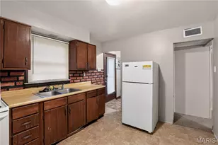 1240 Lakeview Ave, Saint Louis, MO 63138 - Photo 9