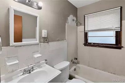 1240 Lakeview Avenue, Saint Louis, MO 63138 - Photo 19