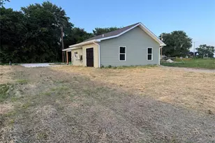 144 High St, Truxton, MO 63381 - Photo 3