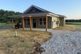 144 High St, Truxton, MO 63381 - Photo 1