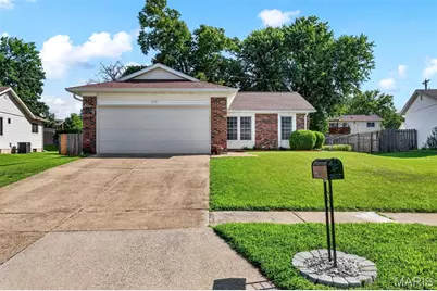 375 Novara Drive, Ballwin, MO 63021 - Photo 3