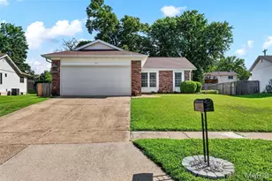 375 Novara Dr, Ballwin, MO 63021 - Photo 3