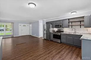 1052 Arlington Dr, Saint Charles, MO 63303 - Photo 9