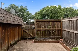 1891 Mansard Dr, Saint Louis, MO 63125 - Photo 25