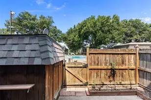 1891 Mansard Dr, Saint Louis, MO 63125 - Photo 27