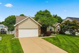 1917 Williamstown Dr, Saint Peters, MO 63376 - Photo 3