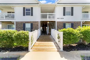 1233 Saravalle Dr, Saint Peters, MO 63376 - Photo 1
