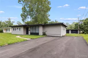 49 Marquette, Florissant, MO 63031 - Photo 1