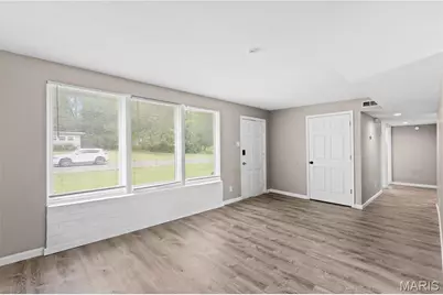 49 Marquette, Florissant, MO 63031 - Photo 3