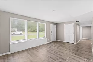 49 Marquette, Florissant, MO 63031 - Photo 3