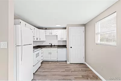 49 Marquette, Florissant, MO 63031 - Photo 9