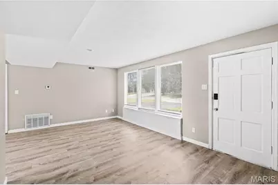 49 Marquette, Florissant, MO 63031 - Photo 5