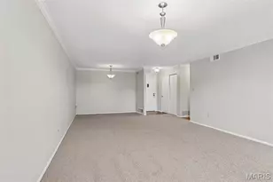 10367 Oxford Hill Dr, Saint Louis, MO 63146 - Photo 7