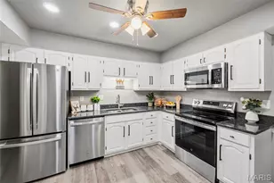 590 Sarah Ln, Saint Louis, MO 63141 - Photo 9