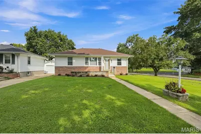 1 Louise Court, Florissant, MO 63031 - Photo 3