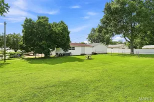 1 Louise Ct, Florissant, MO 63031 - Photo 27