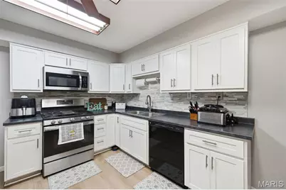 1 Louise Court, Florissant, MO 63031 - Photo 7