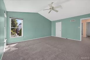 22 Burlington Ct, Saint Charles, MO 63304 - Photo 9
