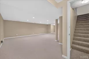 22 Burlington Ct, Saint Charles, MO 63304 - Photo 17