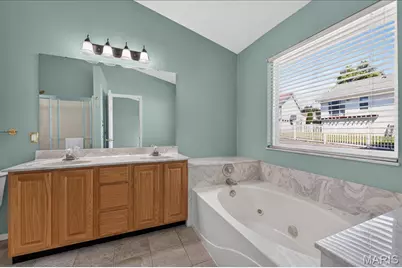 22 Burlington Court, Saint Charles, MO 63304 - Photo 11
