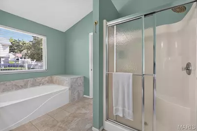 22 Burlington Court, Saint Charles, MO 63304 - Photo 13
