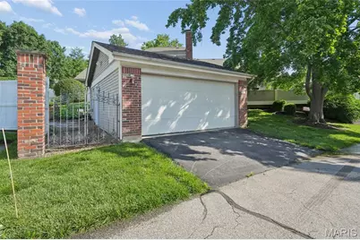 15826 Harris Ridge Court #15826, Chesterfield, MO 63017 - Photo 37