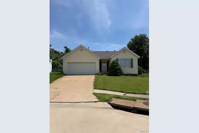 1203 Advance Drive, Florissant, MO 63031 - Photo 1