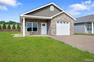 111 Meadowview Ct, Elsberry, MO 63343 - Photo 1