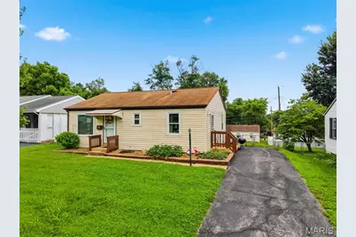 2702 Chatham Drive, Maryland Heights, MO 63043 - Photo 7