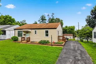 2702 Chatham Dr, Maryland Heights, MO 63043 - Photo 7